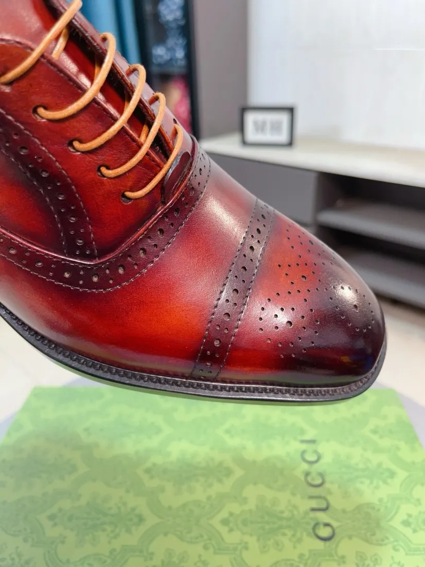 Factory price 500🌹🌹 [GUCCI Gucci] A new style of formal men's leather shoes is coming~ The original quality upper is made of cowhide imported from Italy + soft and delicate leather, comfortable and soft first-layer cowhide lining, rubber wear-resistant outsole, the shoe shape is dignified and domineering, and the luxury charm cannot be concealed! The natural and free nouveau riche leads the trend. Code number: 38-44